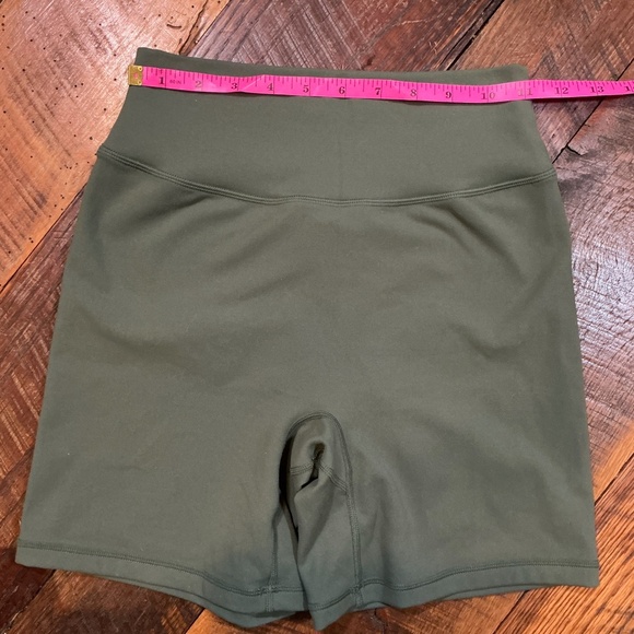 P’Tula Sculpt Shorts | Green | 6” Inseam | Women’s Size S - Picture 5 of 7